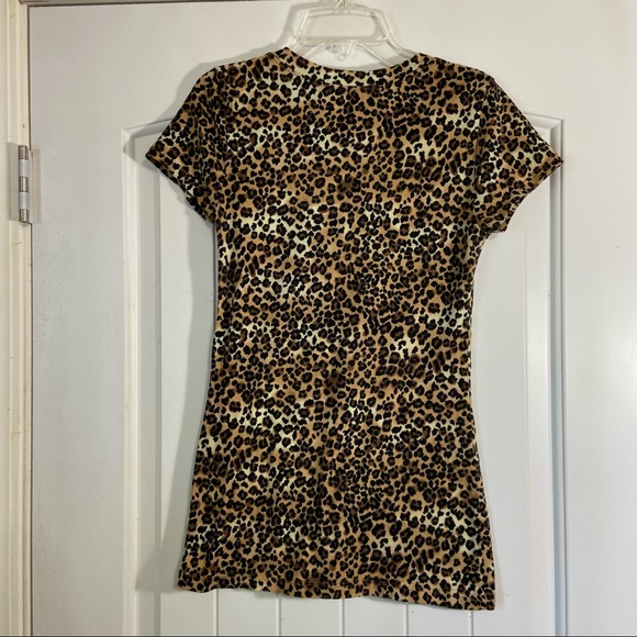 Wet Seal - Woman's Fitted Blouse with Leapard Print Sz Medium - Picture 2 of 3